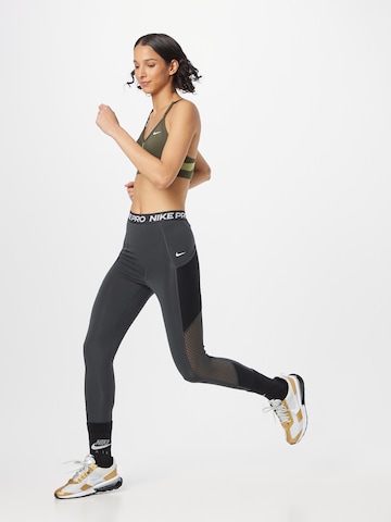 NIKE Skinny Fit Спортен панталон в сиво