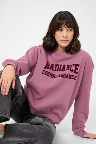 Kaffe Sweatshirt 'Precious' in Lila