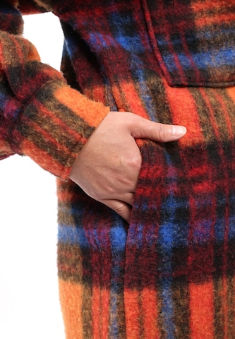 Cappotto di mezza stagione ' Freyday ' di Suri Frey in arancione