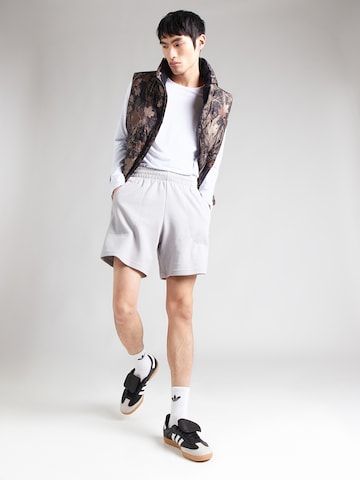 ADIDAS ORIGINALS Обычный Штаны 'ESS' в Серый