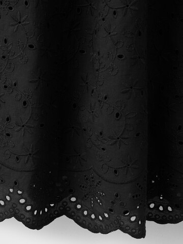 Rochie 'AMARA' de la MANGO pe negru