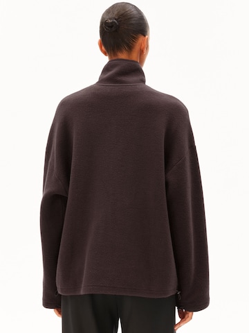 ARMEDANGELS Fleece jas in Bruin: voorkant