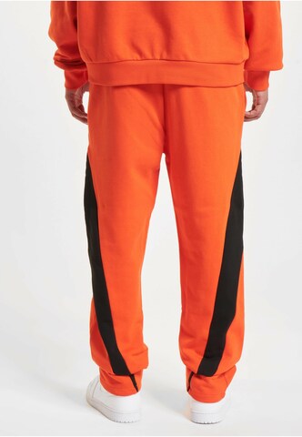 Ecko Unlimited Loose fit Pants in Orange