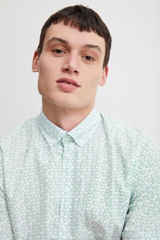 Coupe regular Chemise Casual Friday en vert