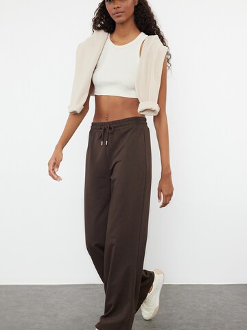 Wide leg Pantaloni di Trendyol in marrone