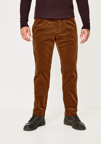 REDPOINT Slim fit Chino Pants in Brown: front
