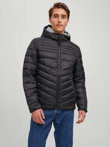 Veste mi-saison 'Hero' JACK & JONES en noir : devant