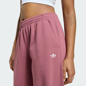 Loosefit Pantalon 'Essentials' ADIDAS ORIGINALS en rouge