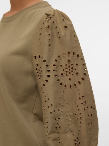 VERO MODA Sweatshirt in Green