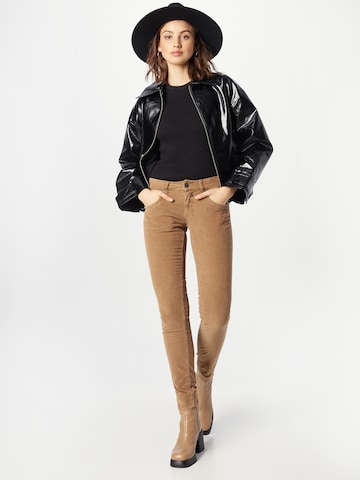 Coupe slim Pantalon Herrlicher en marron