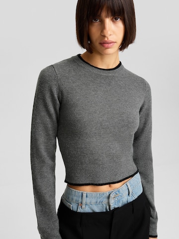 Bershka Pullover in Grau