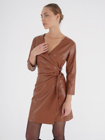 FRESHLIONS Dress 'Zelina' in Brown: front