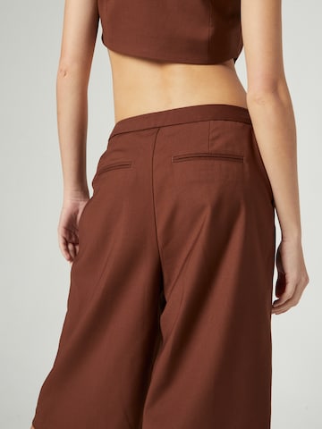 Bella x ABOUT YOU Wide leg Pants 'Vanessa' in Brown