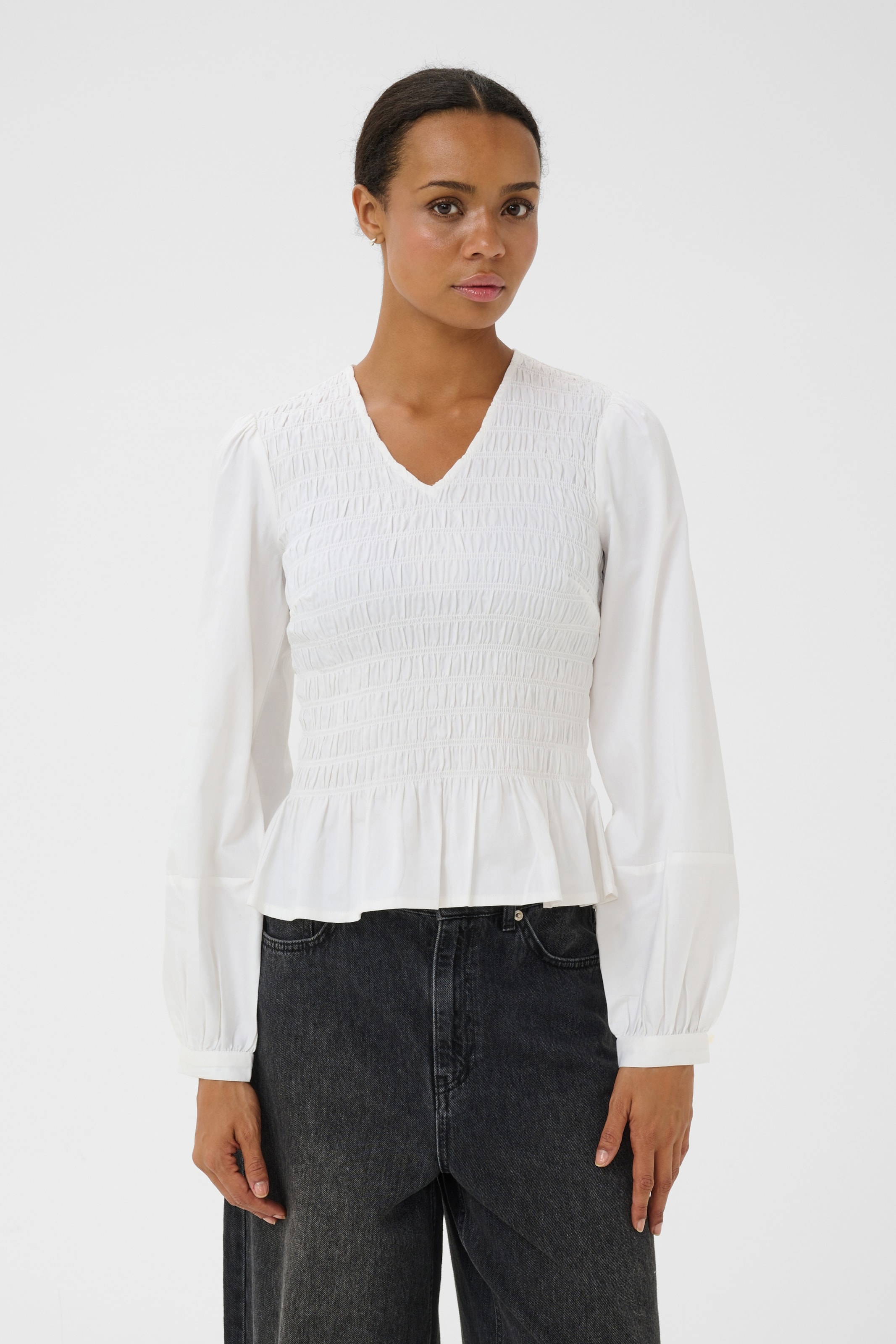 Part Two - Blusa en blanco: frente