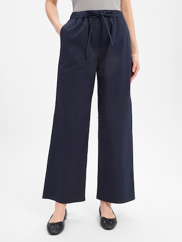 Marie Lund Trousers in Blue: front