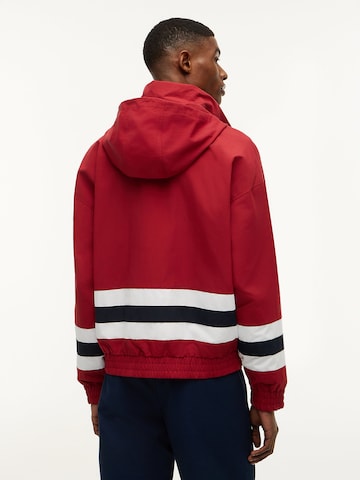 TOMMY HILFIGER Tussenjas in Rood