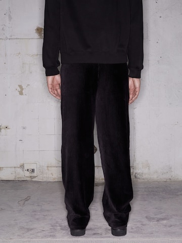 ABOUT YOU x Rewinside Regular Pants 'Felix' in Black