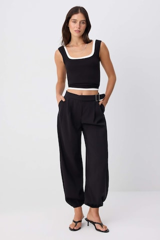 Trendyol Конический (Tapered) Брюки со складками в Черный