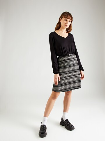 ABOUT YOU Jurk 'Elfi Dress' in Zwart: voorkant