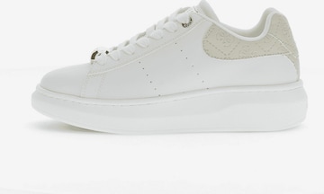 GUESS Sneakers 'Fireup' in White: front
