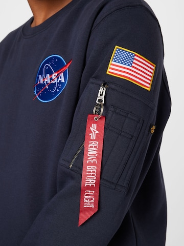 Coupe regular Sweat-shirt 'Space Shuttle' ALPHA INDUSTRIES en bleu