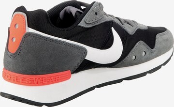 Nike Sportswear Sneakers laag 'Venture Runner' in Grijs