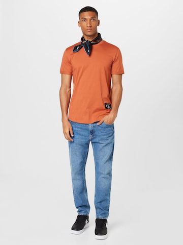 T-Shirt Calvin Klein Jeans en marron