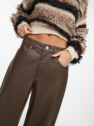 Pull&Bear Wide Leg Bukser i brun