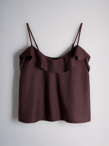 The Set Top in Rot