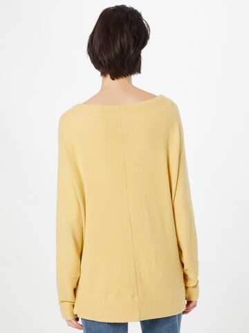 s.Oliver Sweater in Yellow