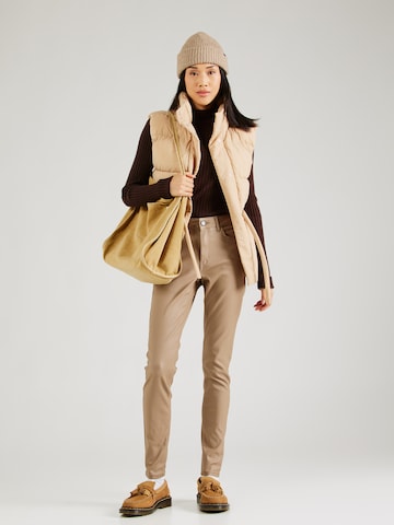 VILA - Slimfit Pantalón 'Sarah' en marrón
