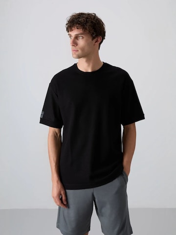 Tommy Life Shirt in Black: front