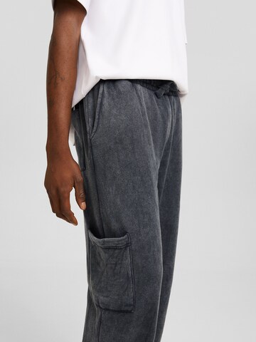 Regular Pantalon cargo Bershka en gris