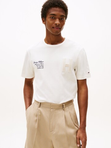 T-Shirt TOMMY HILFIGER en blanc : devant