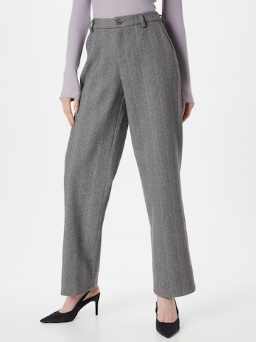 NA-KD Regular Chino Pants in Grey: front