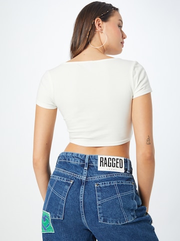 BDG Urban Outfitters Тениска в бяло