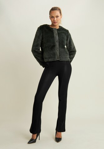 Freddy Flared Pants in Black: front