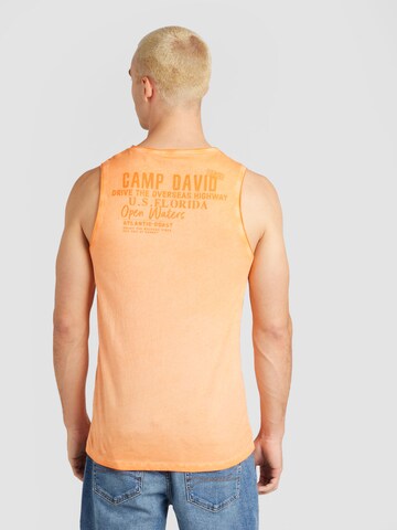 CAMP DAVID - Camiseta 'Muscle' en naranja