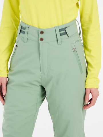 PROTEST Regular Sportbroek 'PRTCINNAMONES' in Groen