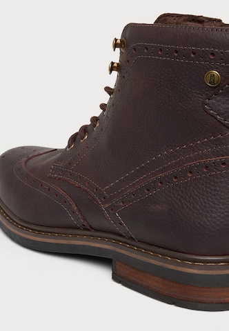 CLARKS - Botas com atacadores 'Newford' em castanho