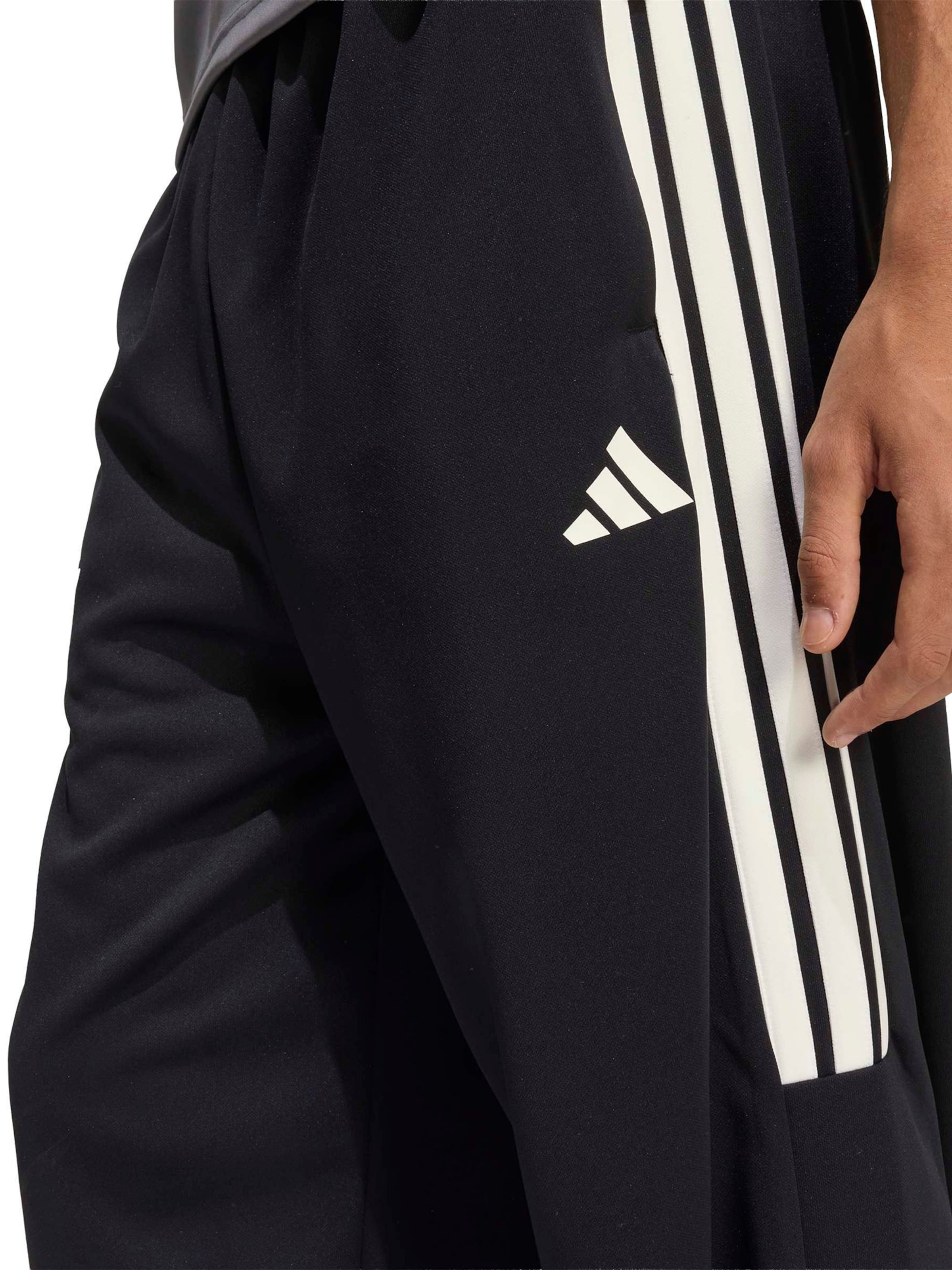 ADIDAS SPORTSWEAR Loosefit Sportbroek 'TIRO' in Zwart