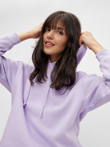 PIECES Sweatshirt 'Chilli' in Purple