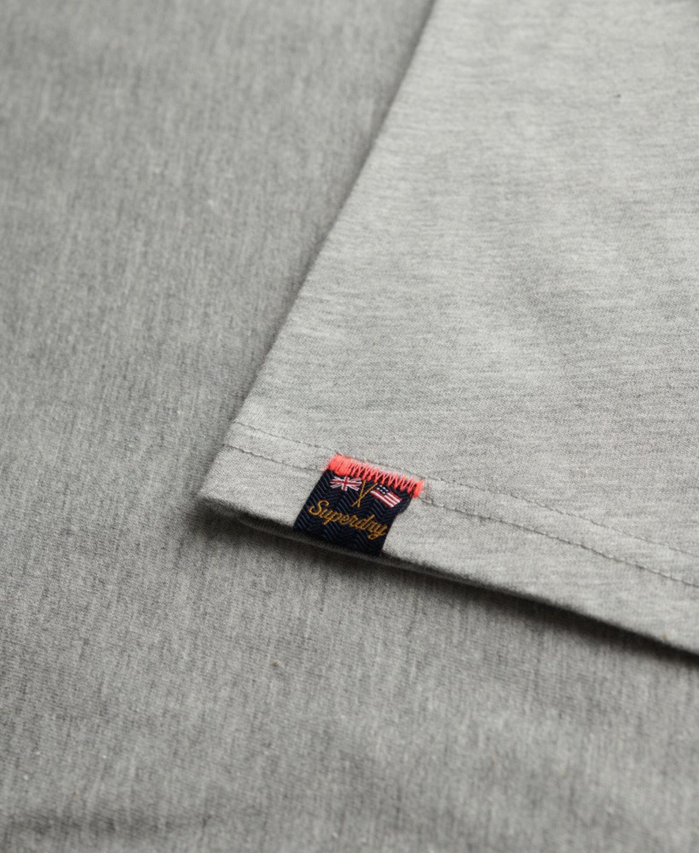 Superdry Shirt 'Athletic Essentials' in Grijs