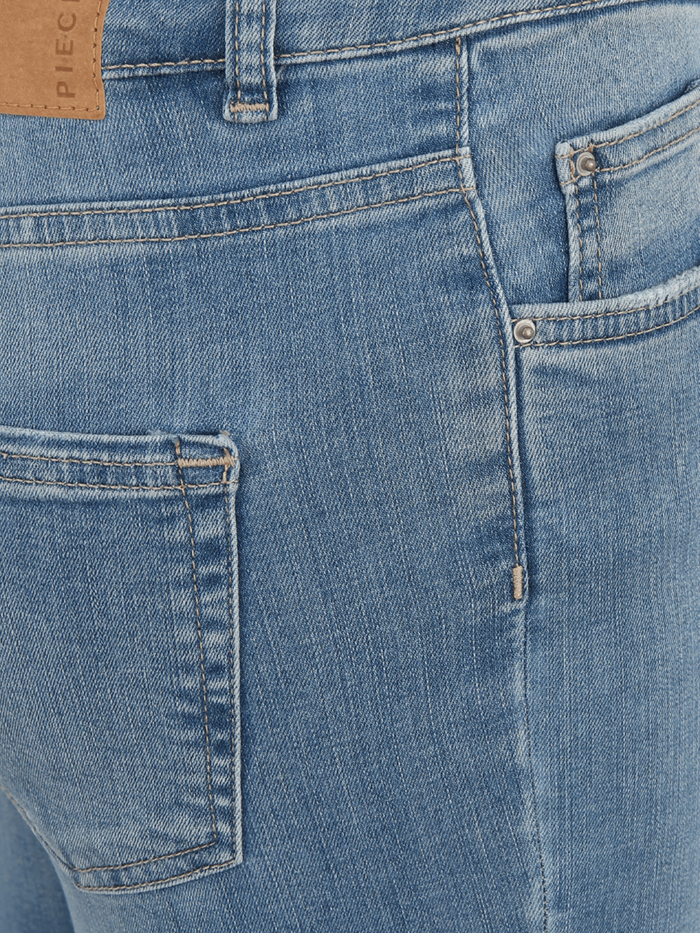 Pieces Tall Jeans DELLY in Blau 