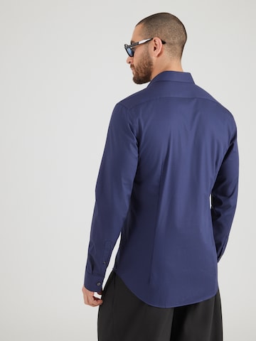 Calvin Klein Слим Рубашка в Синий: сзади
