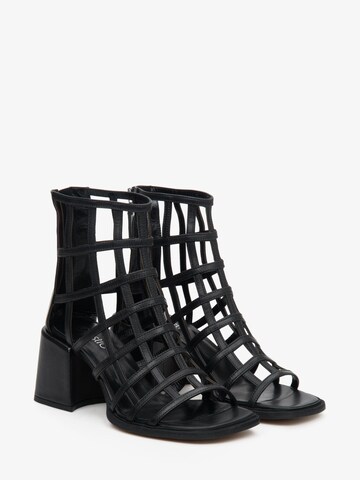 Sandalo '53-920' di Estro in nero