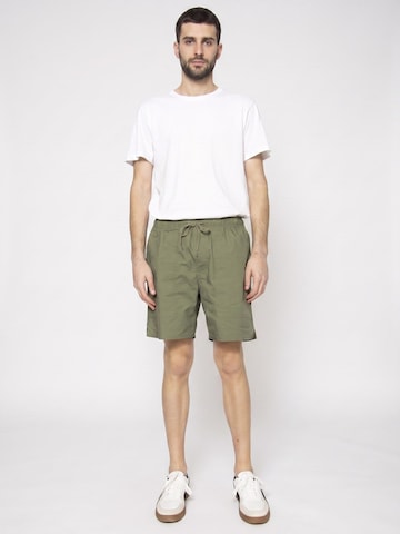 Baggy Pantaloni 'Everyday Coolmax Short Green' di Brixton in verde: frontale