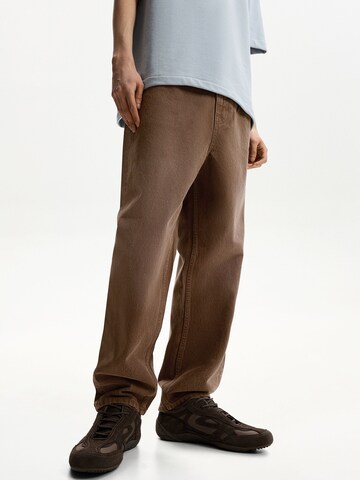 Loosefit Jean Bershka en marron : devant