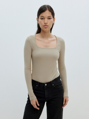 EDITED Shirt 'Valeria' in Beige: voorkant