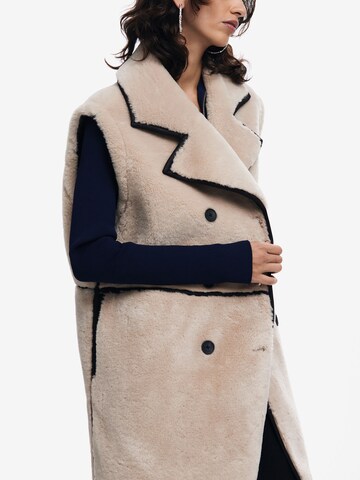 Desigual - Abrigo de invierno en marrón